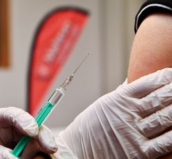Vorbereitungen auf eine Impfung gegen COVID-19 Foto: Malteser