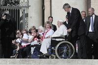 Malteser Romwallfahrt 2022 - Audienz mit Papst Franziskus auf dem Petersplatz Foto: Dirk Jochmann/Malteser